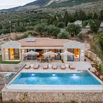 Irena Stone Kefalonia * Lourdata (Kefalonia)