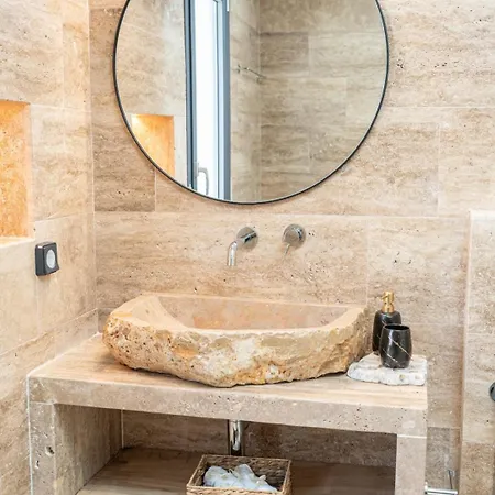 Irena Stone Kefalonia * 劳德哈塔